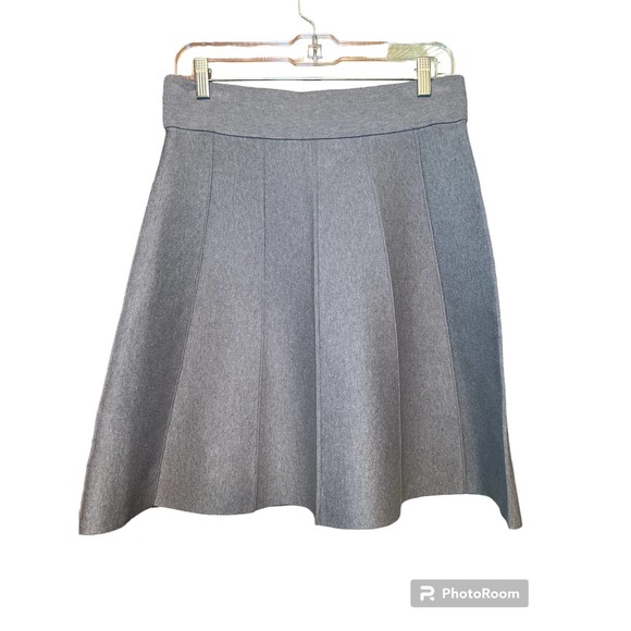 Ann Taylor Dresses & Skirts - Ann Taylor Gray Knit Sweater Mini Skirt Size Medium